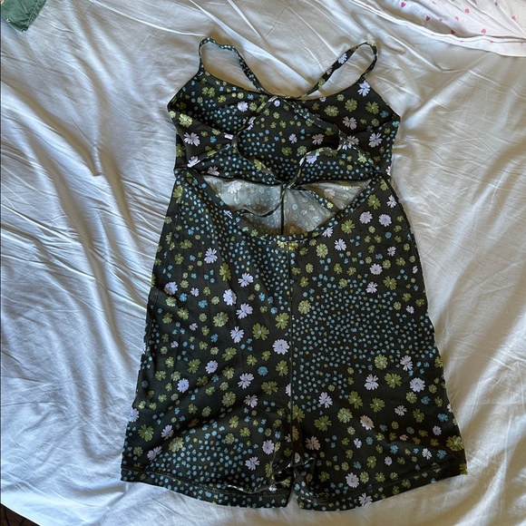 Arie romper 3” inseam floral pattern - Picture 3 of 5